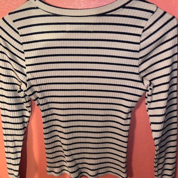 Hollister front slit shirt - Picture 2 of 3